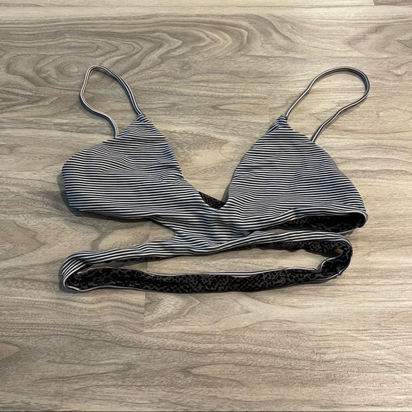 Acacia Top - Picture 1 of 3